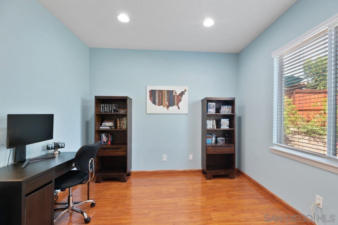27805 Dogwood Gln