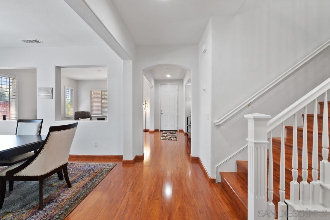 27805 Dogwood Gln