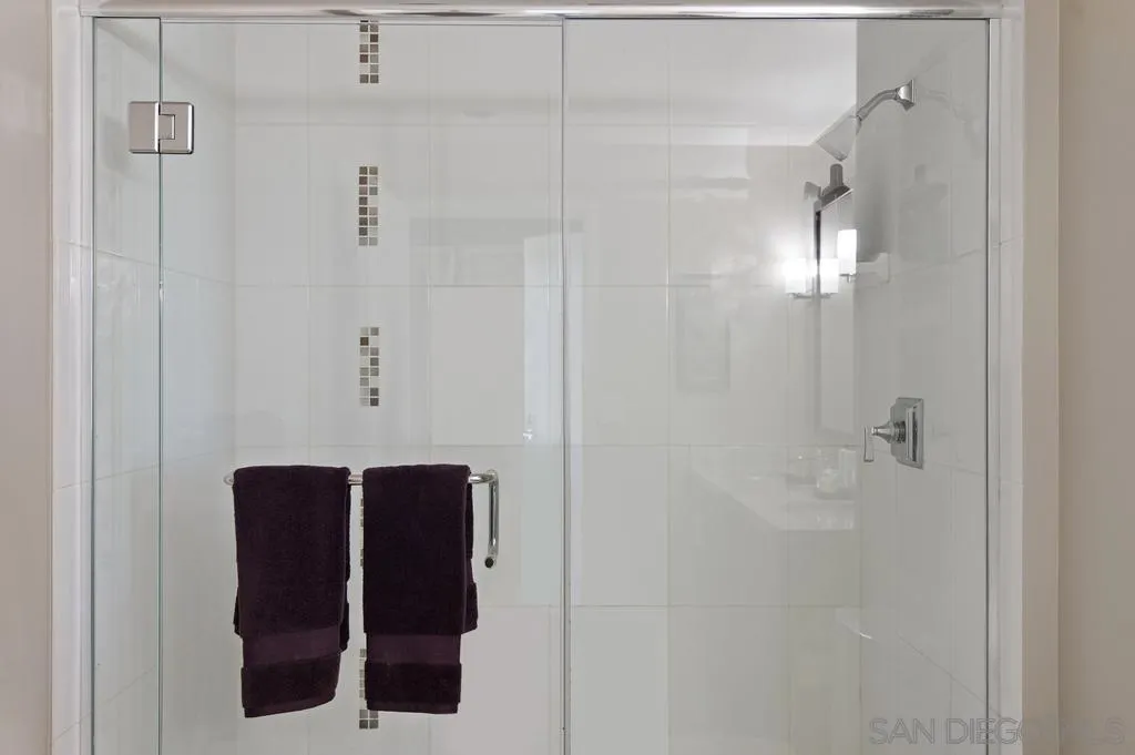 325 7th Ave Unit: 1101