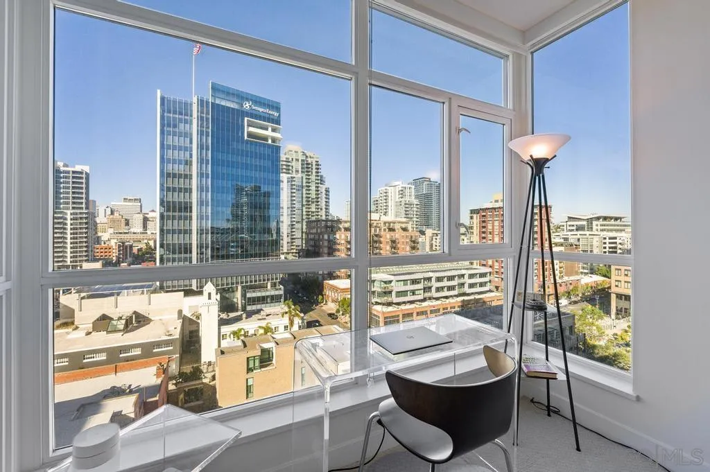 325 7th Ave Unit: 1101