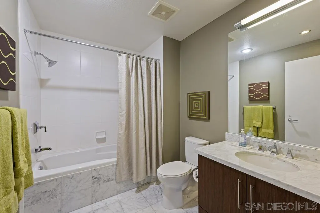 325 7th Ave Unit: 1101