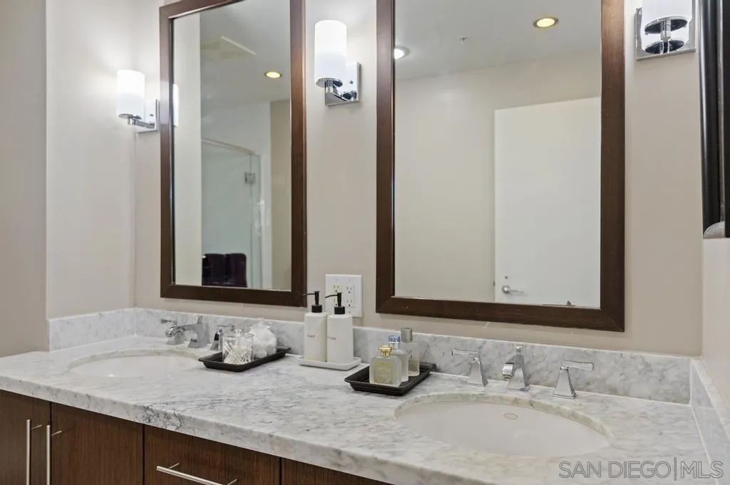325 7th Ave Unit: 1101