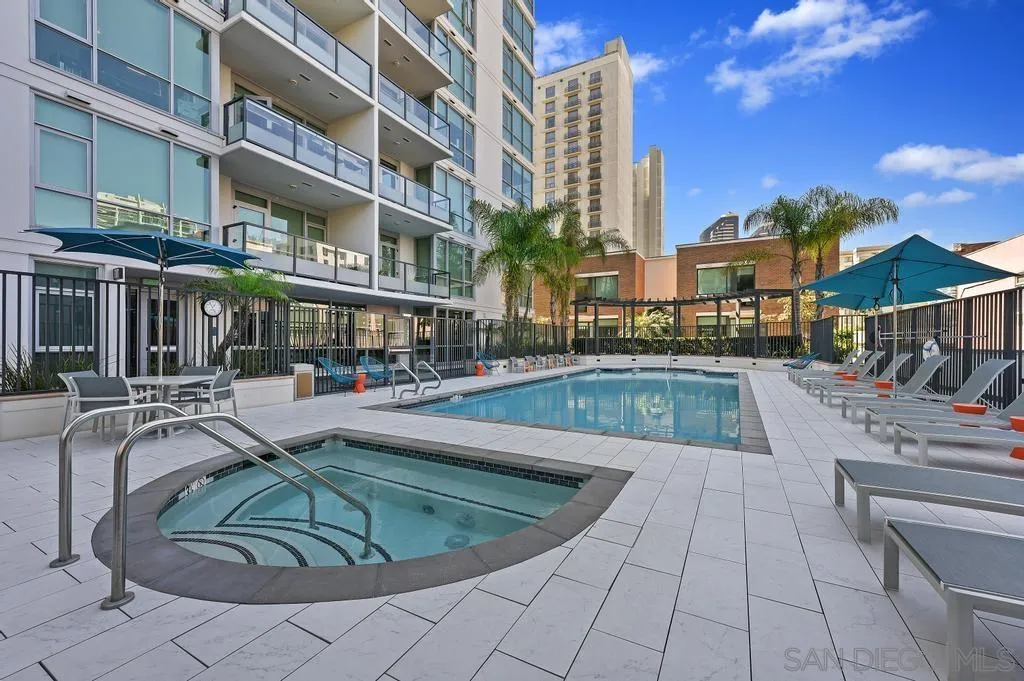 325 7th Ave Unit: 1101