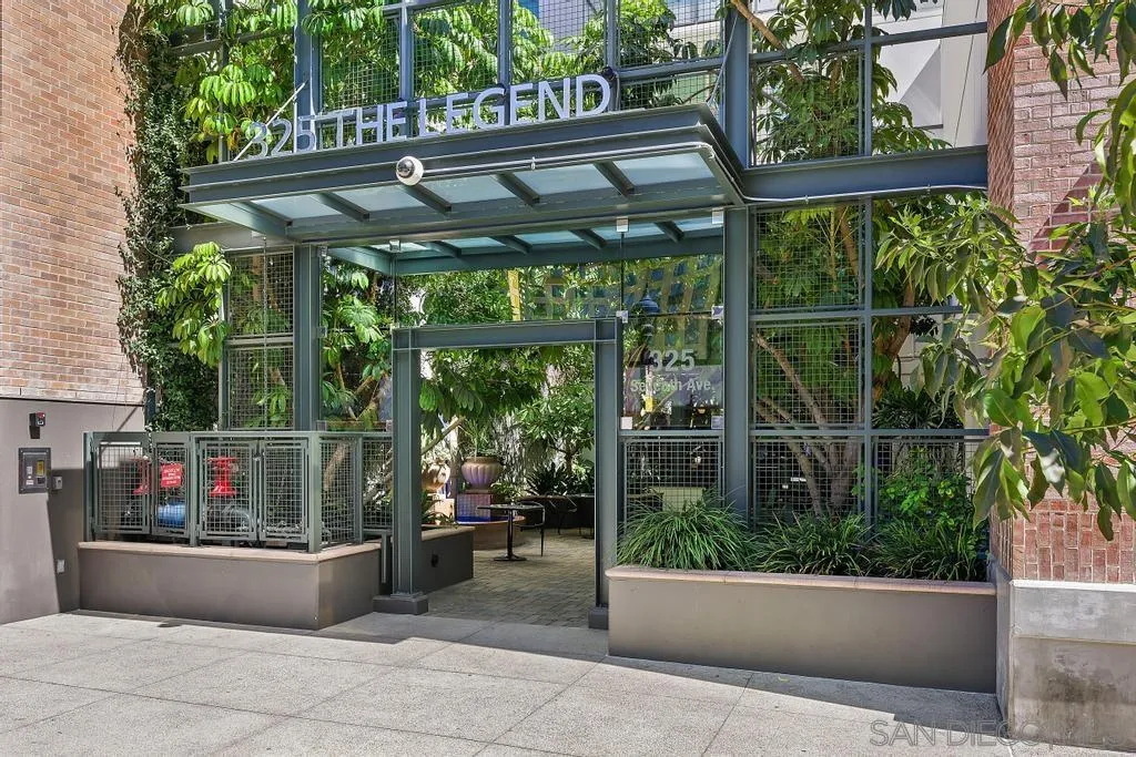 325 7th Ave Unit: 1101
