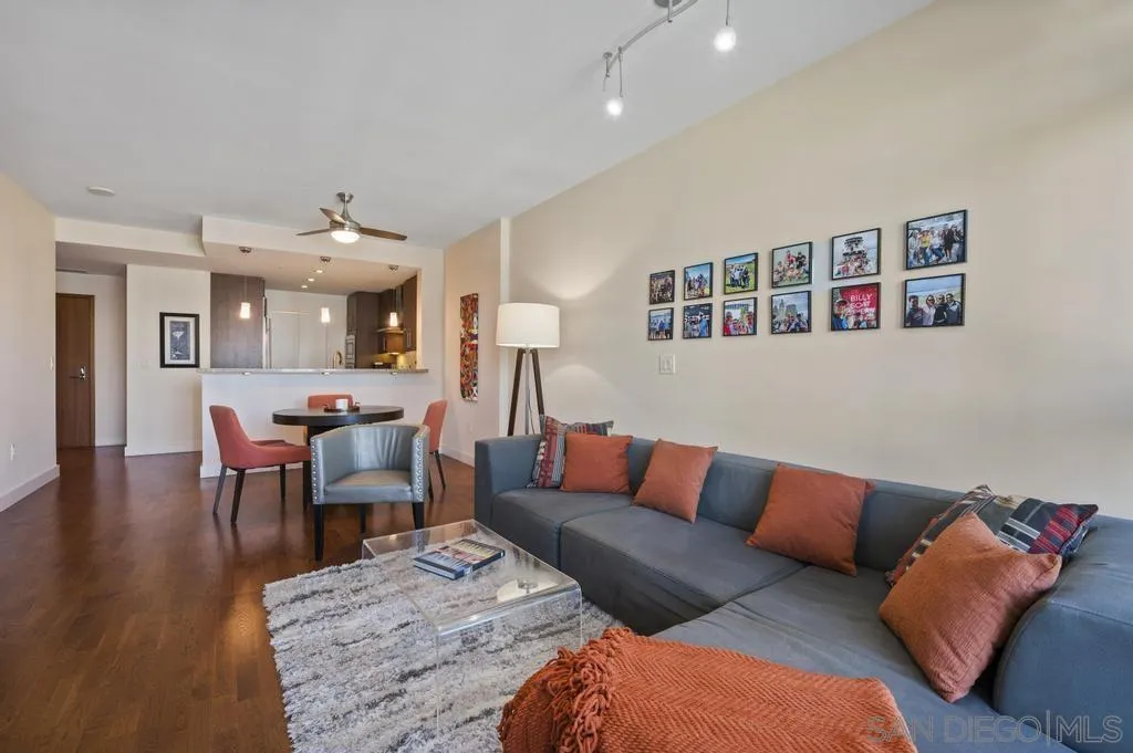 325 7th Ave Unit: 1101