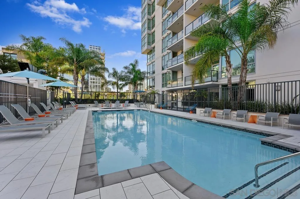 325 7th Ave Unit: 1101