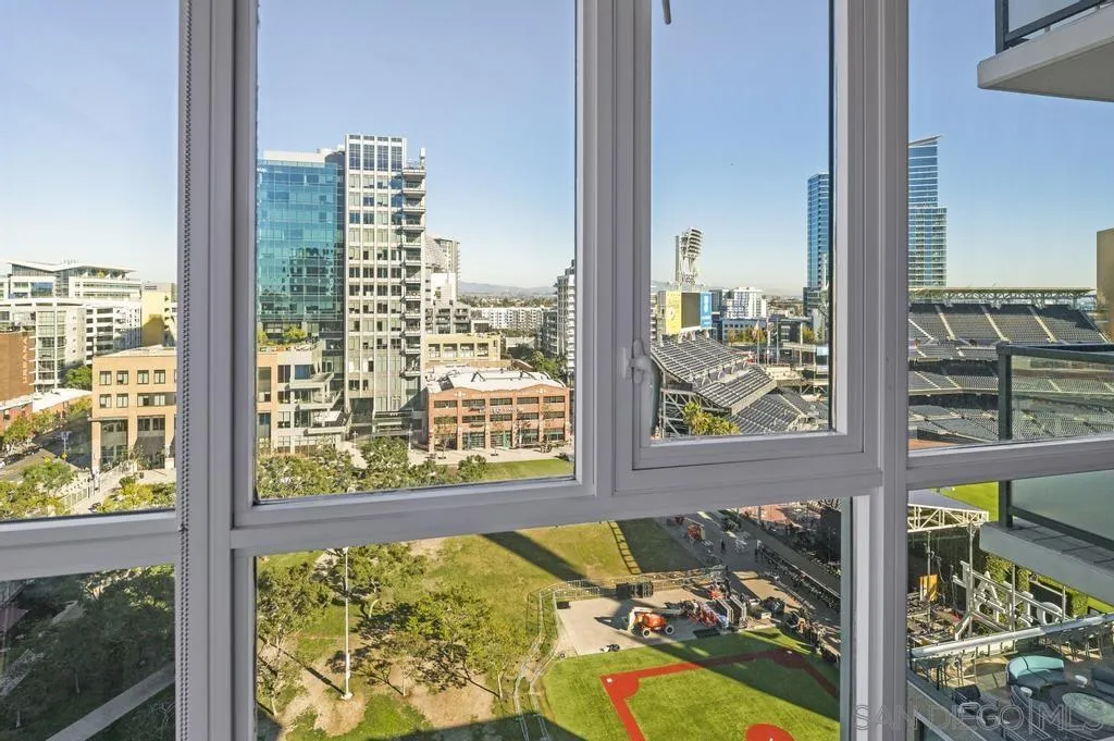 325 7th Ave Unit: 1101