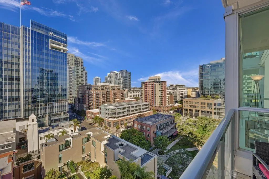 325 7th Ave Unit: 1101