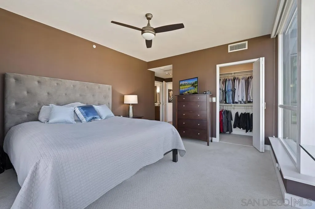 325 7th Ave Unit: 1101