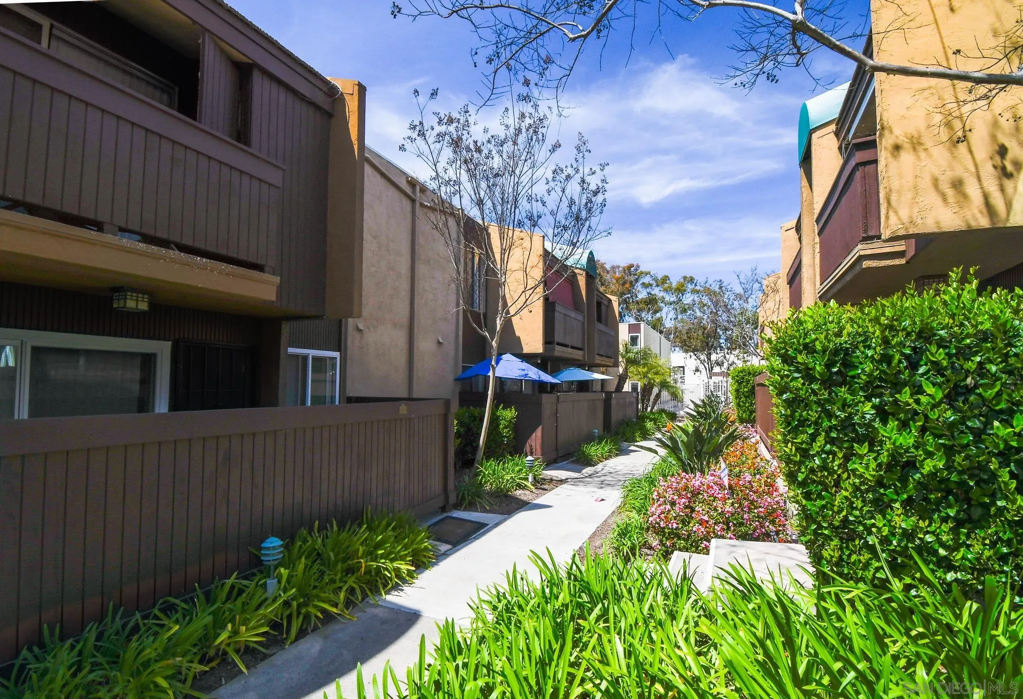 3456 Castle Glen Drive Unit: 270