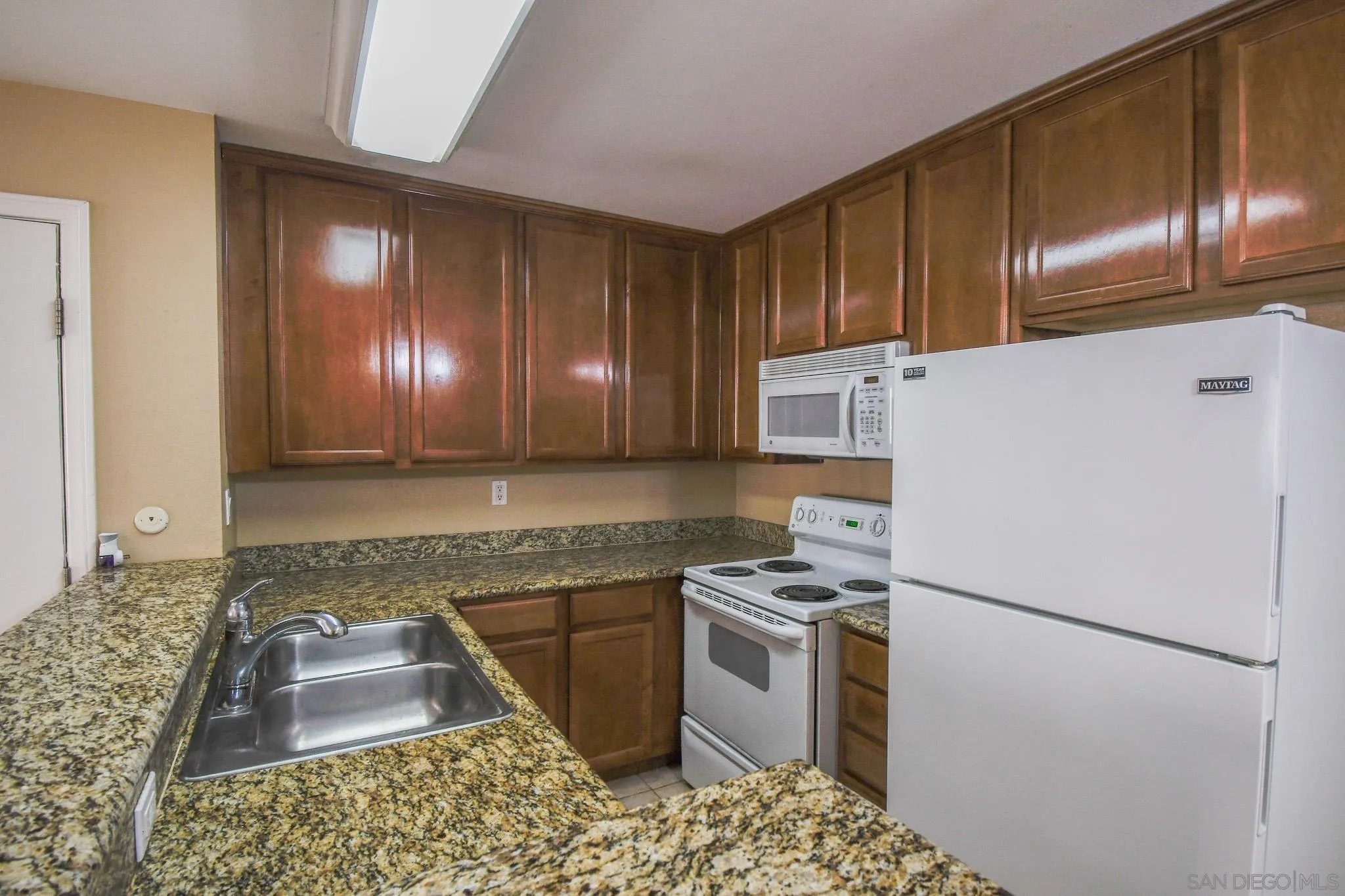 3456 Castle Glen Drive Unit: 270