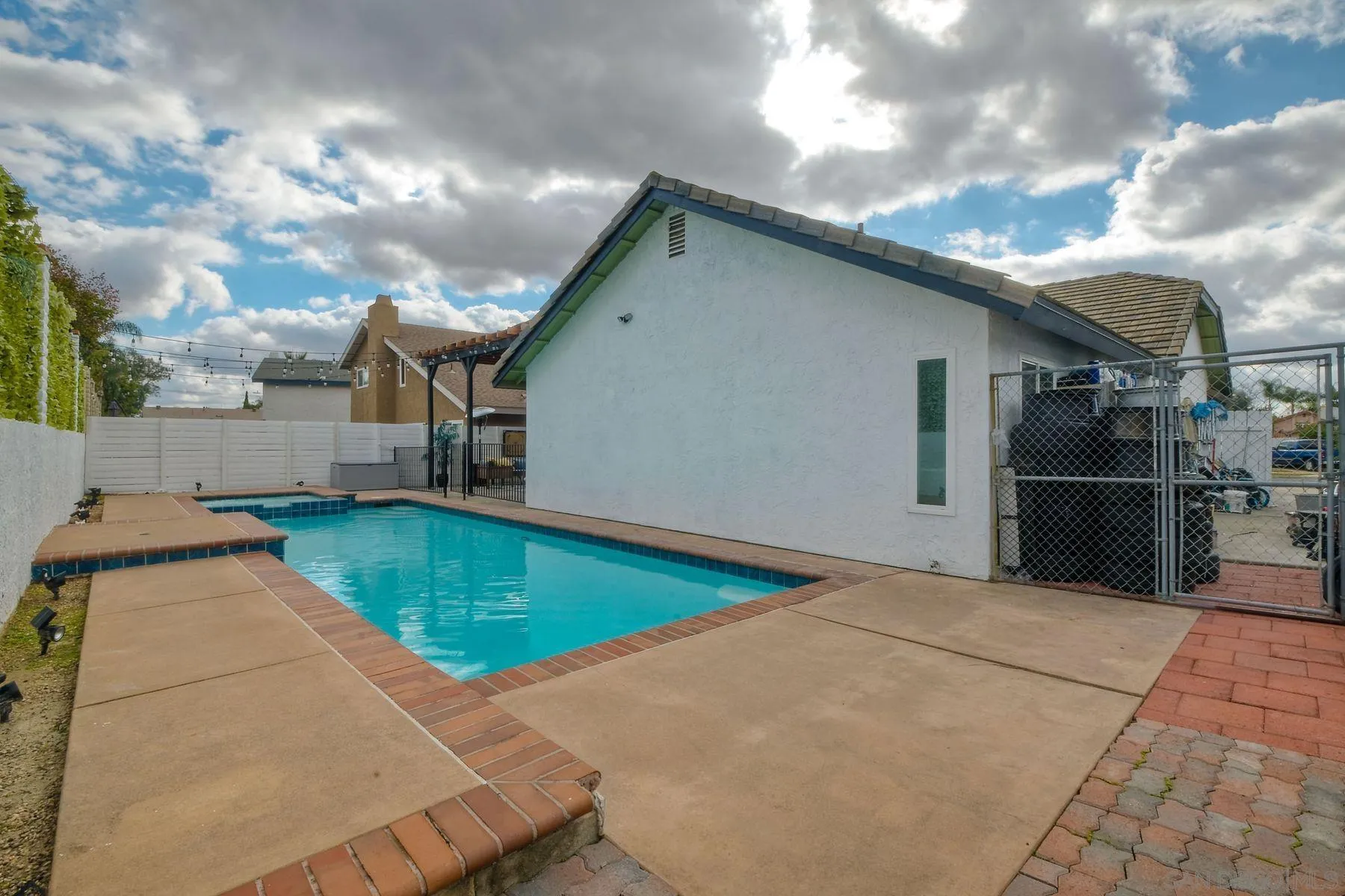 1223 Armstrong