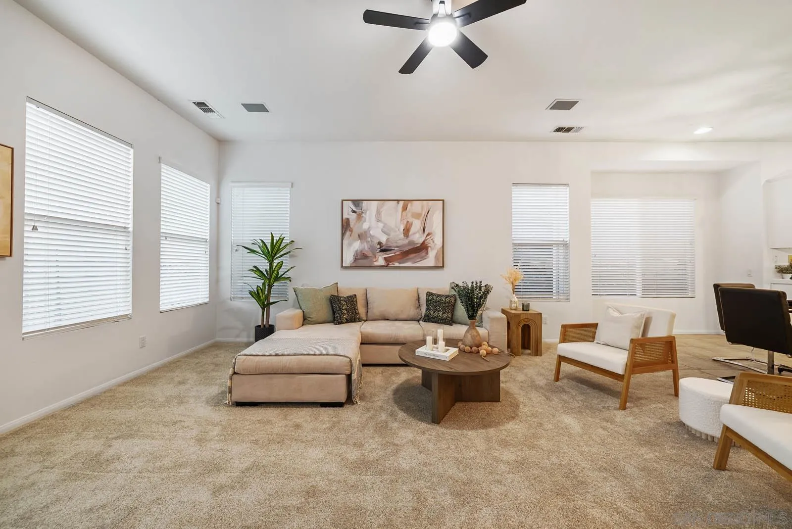 2551 Douglaston Gln