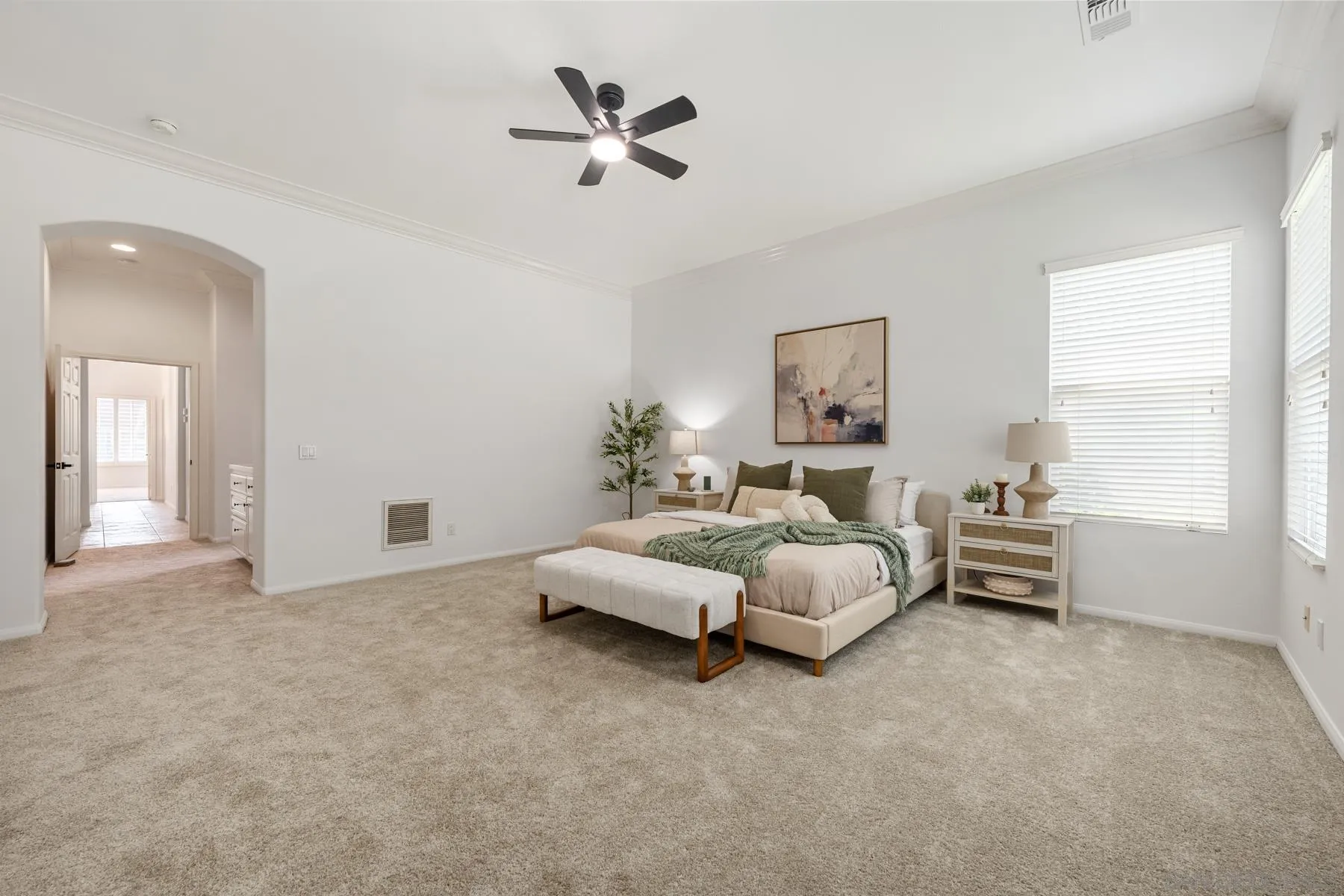 2551 Douglaston Gln