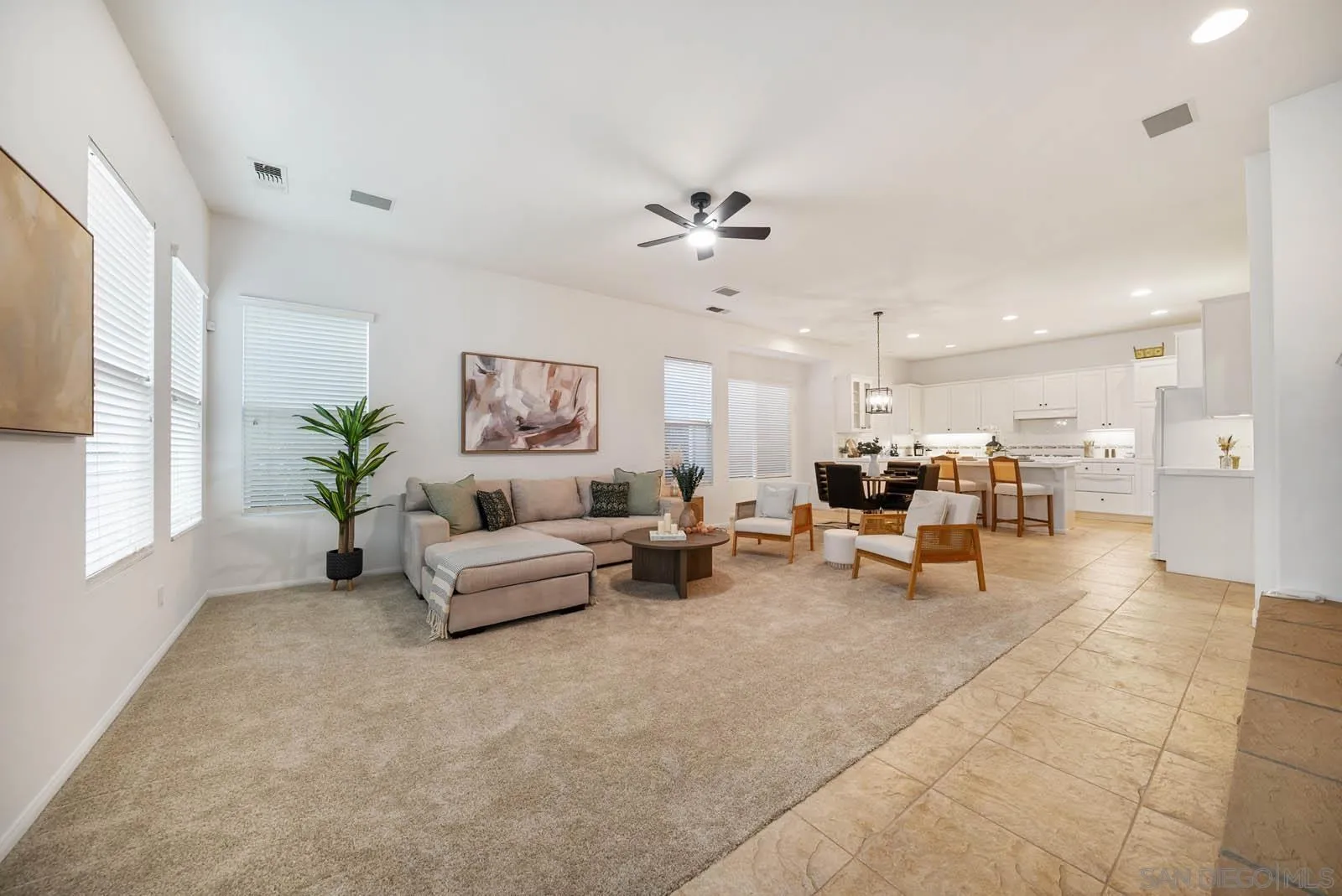 2551 Douglaston Gln