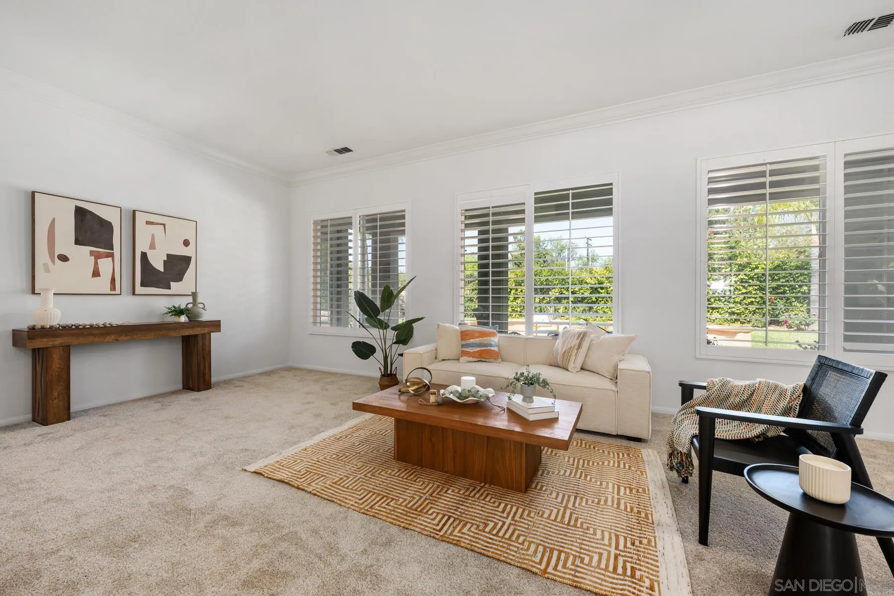 2551 Douglaston Gln