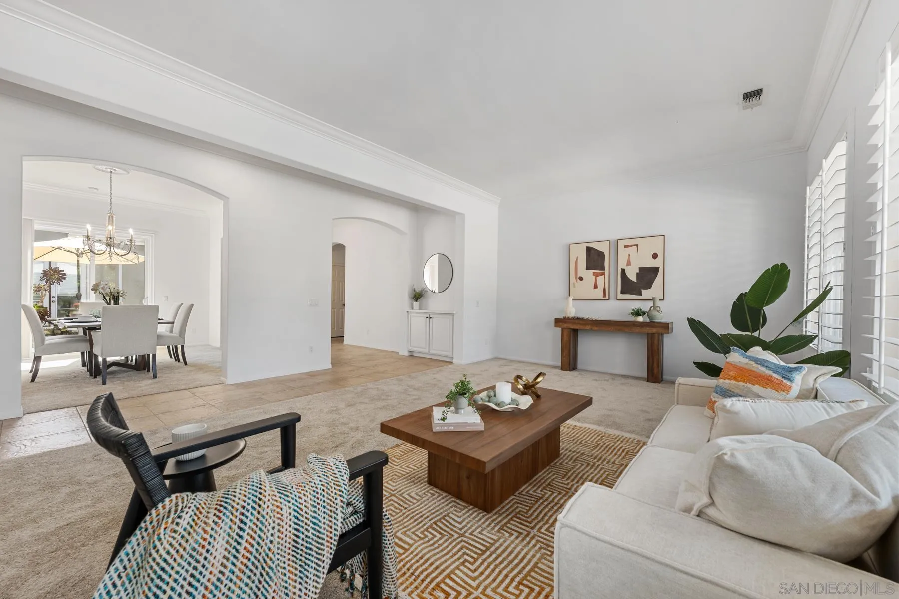 2551 Douglaston Gln
