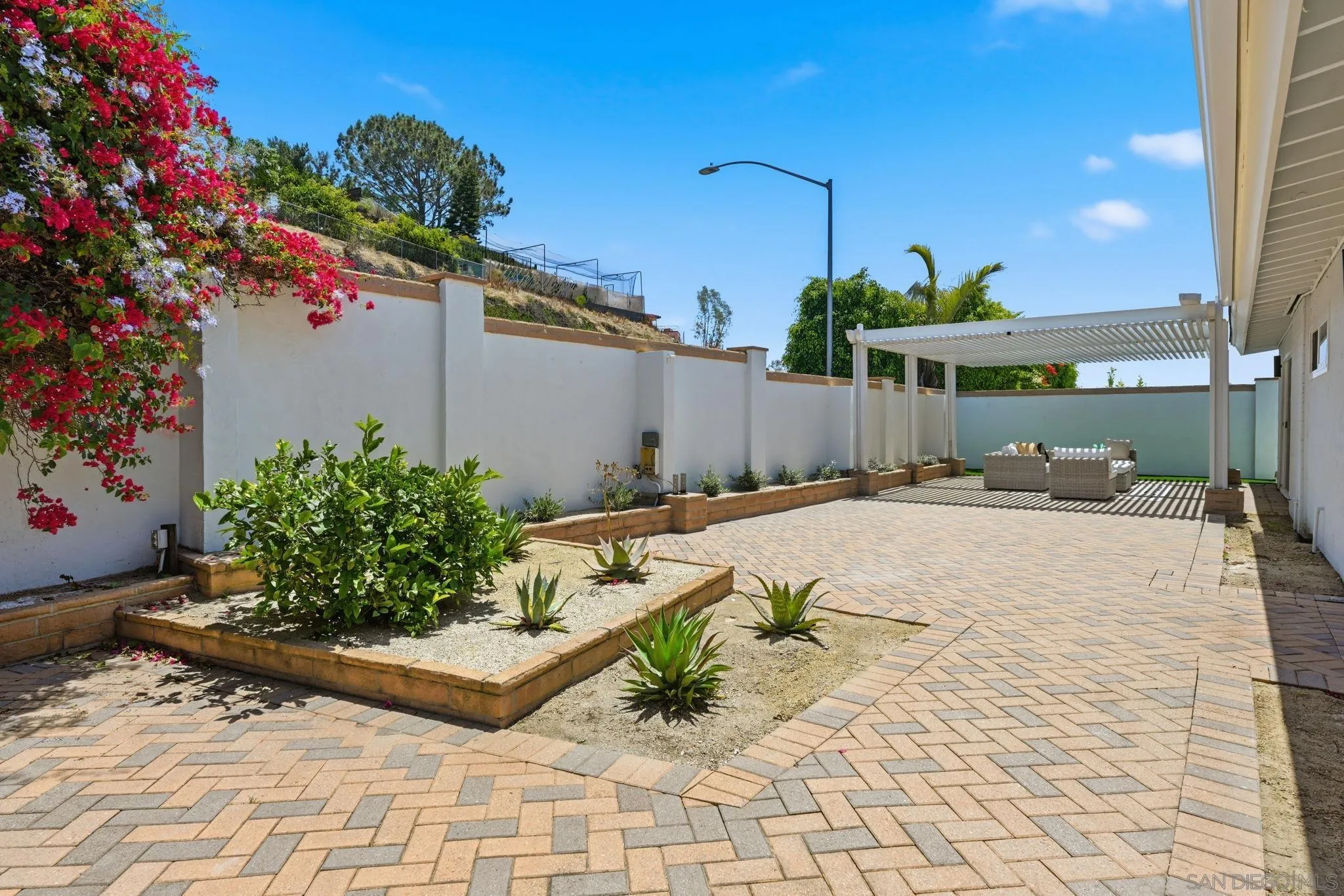 3855 Southview