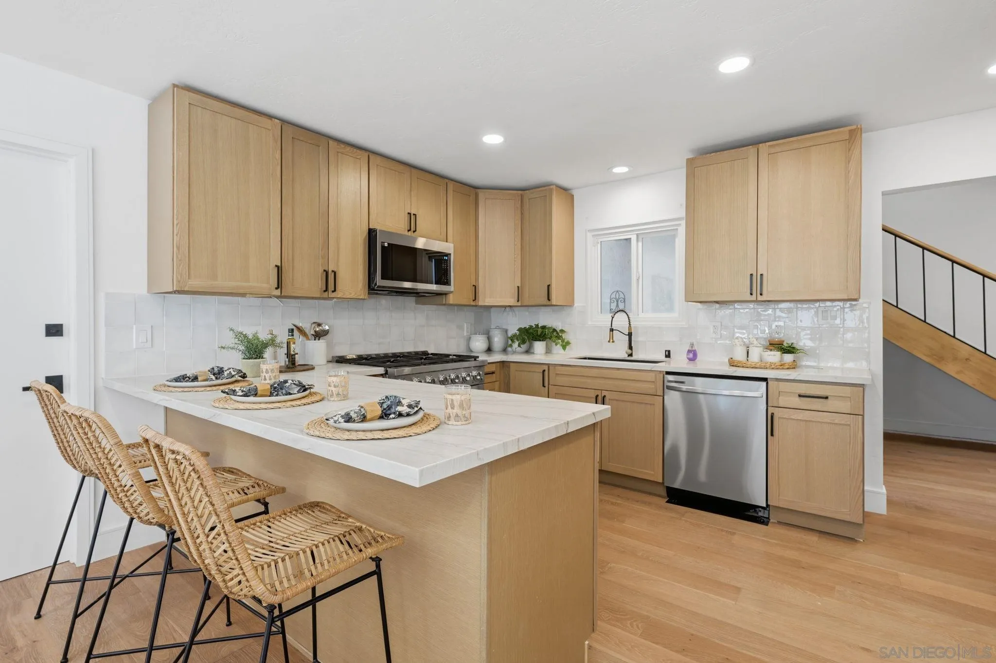 3855 Southview