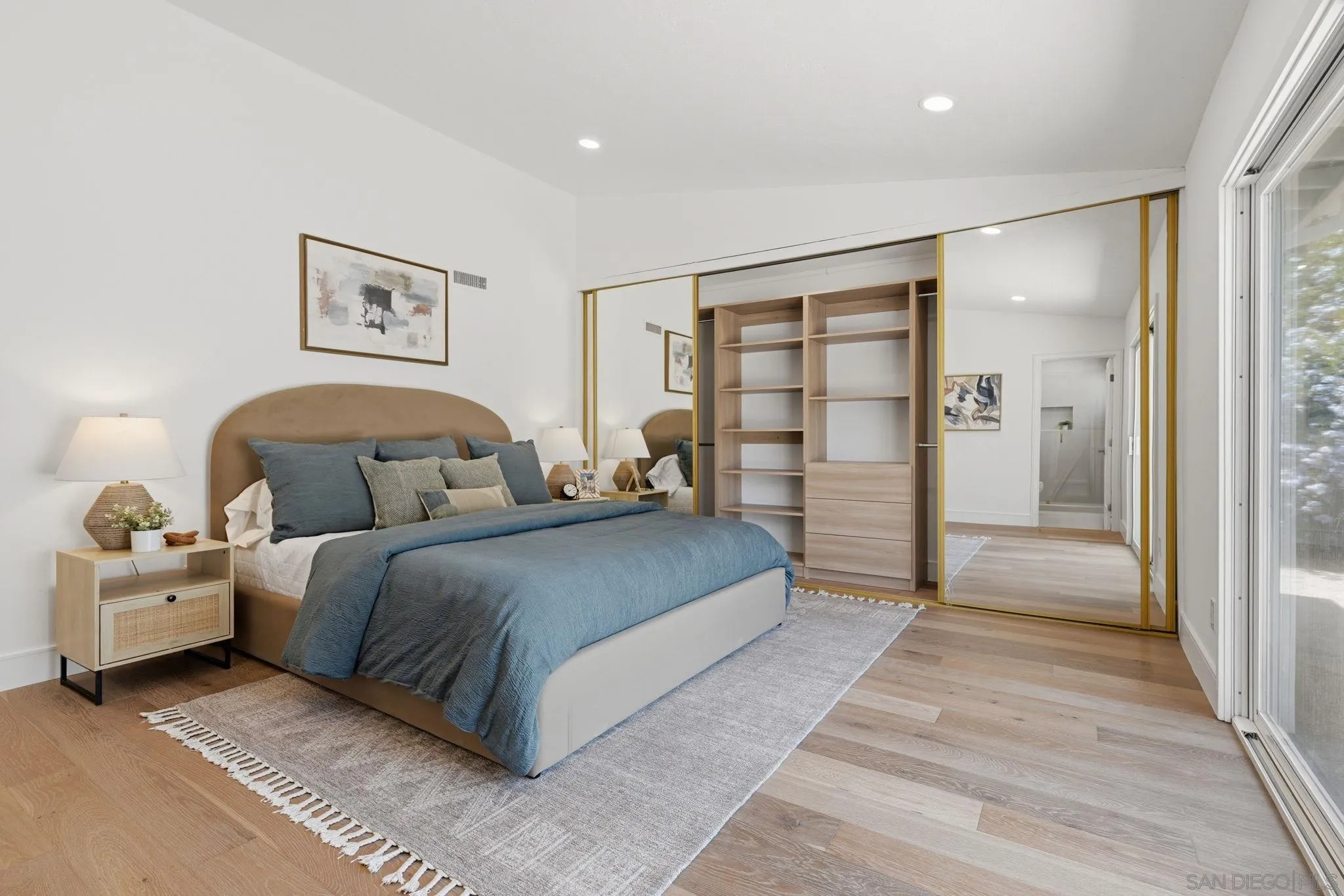 3855 Southview
