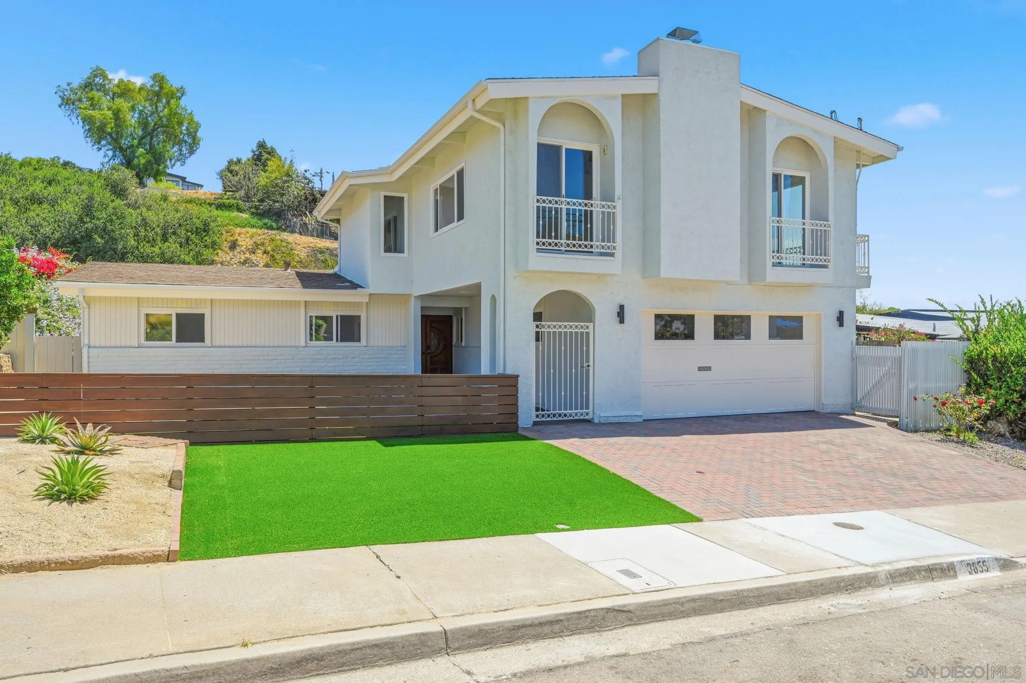 3855 Southview