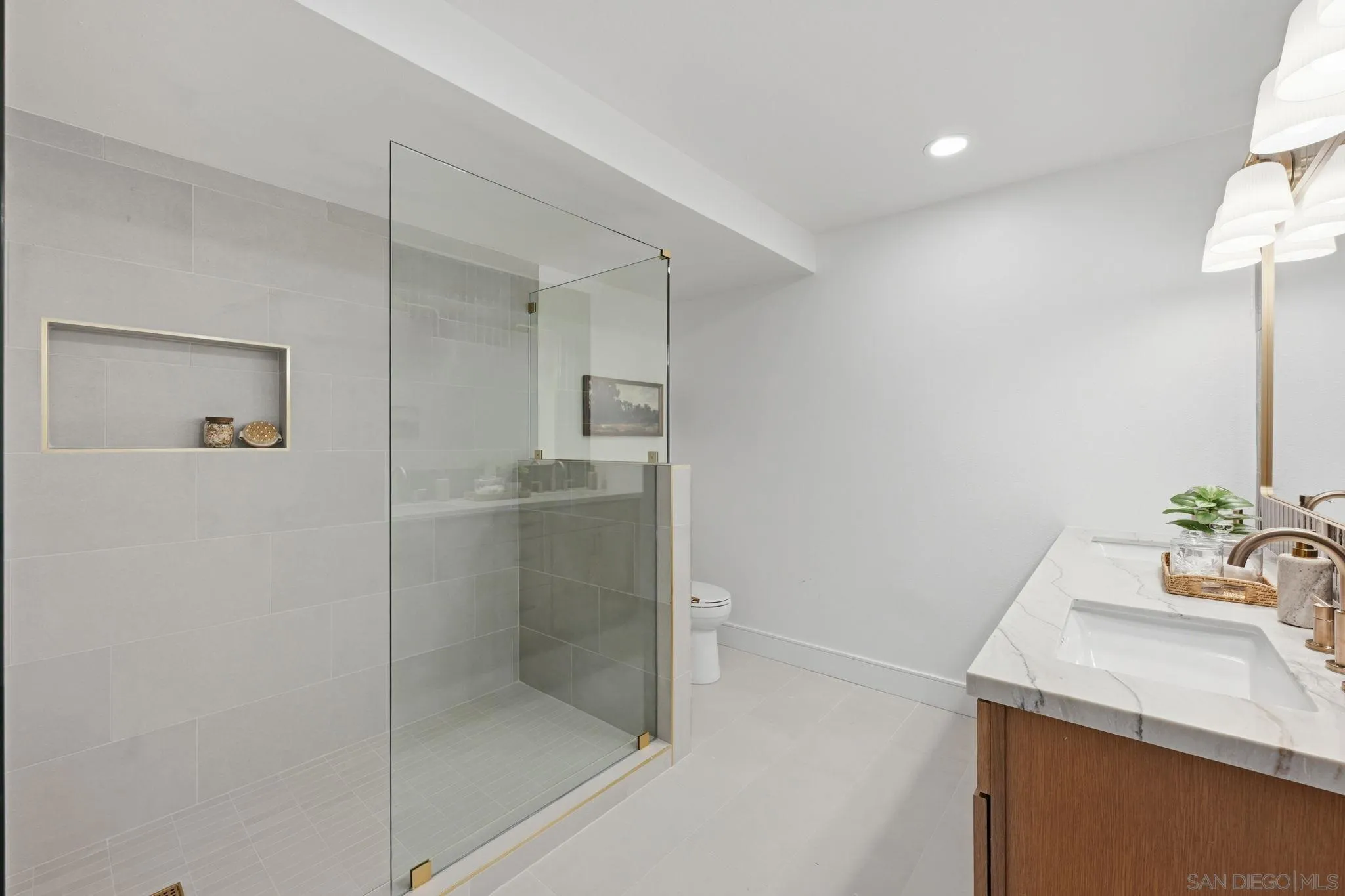 3855 Southview