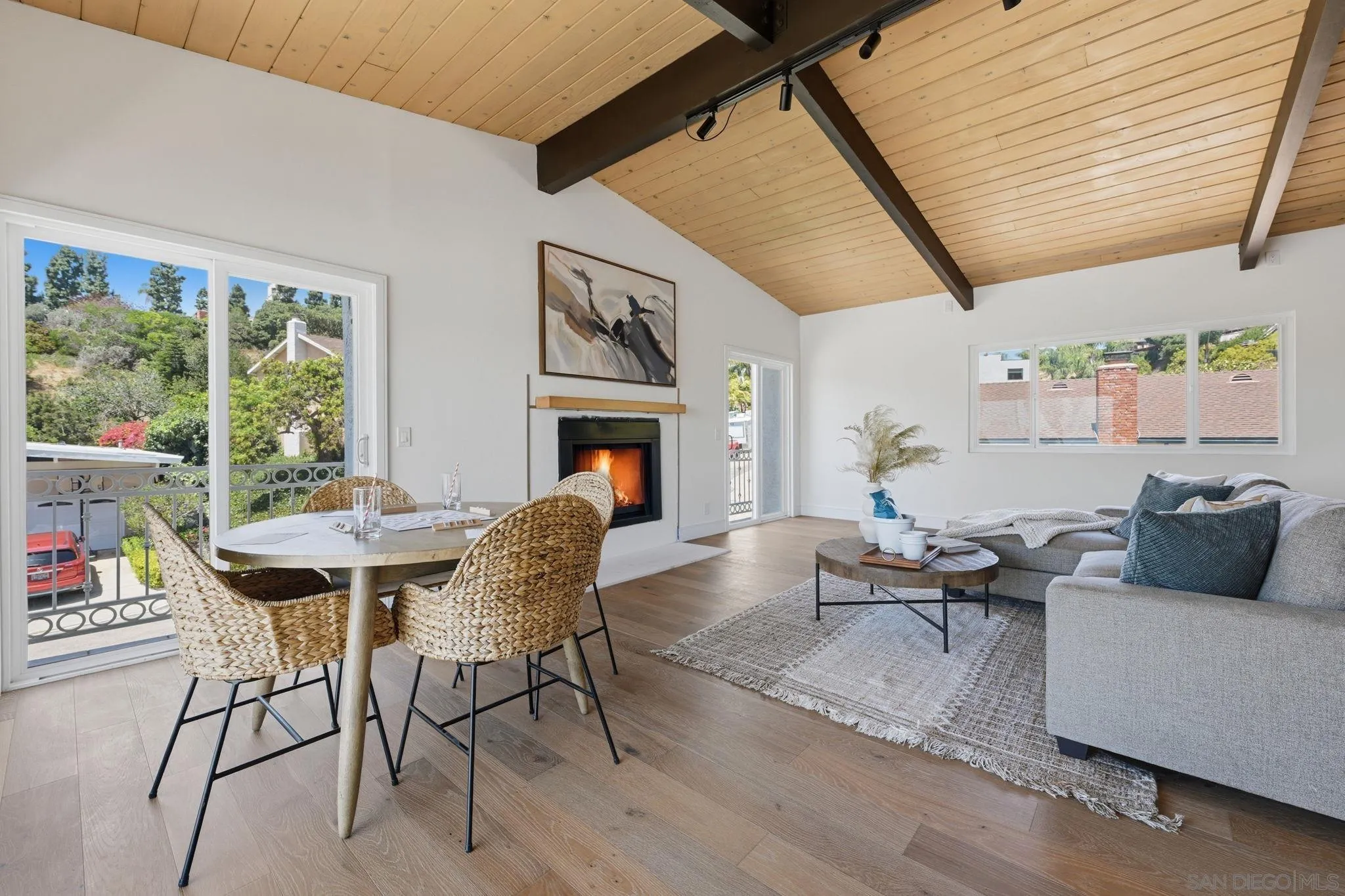 3855 Southview