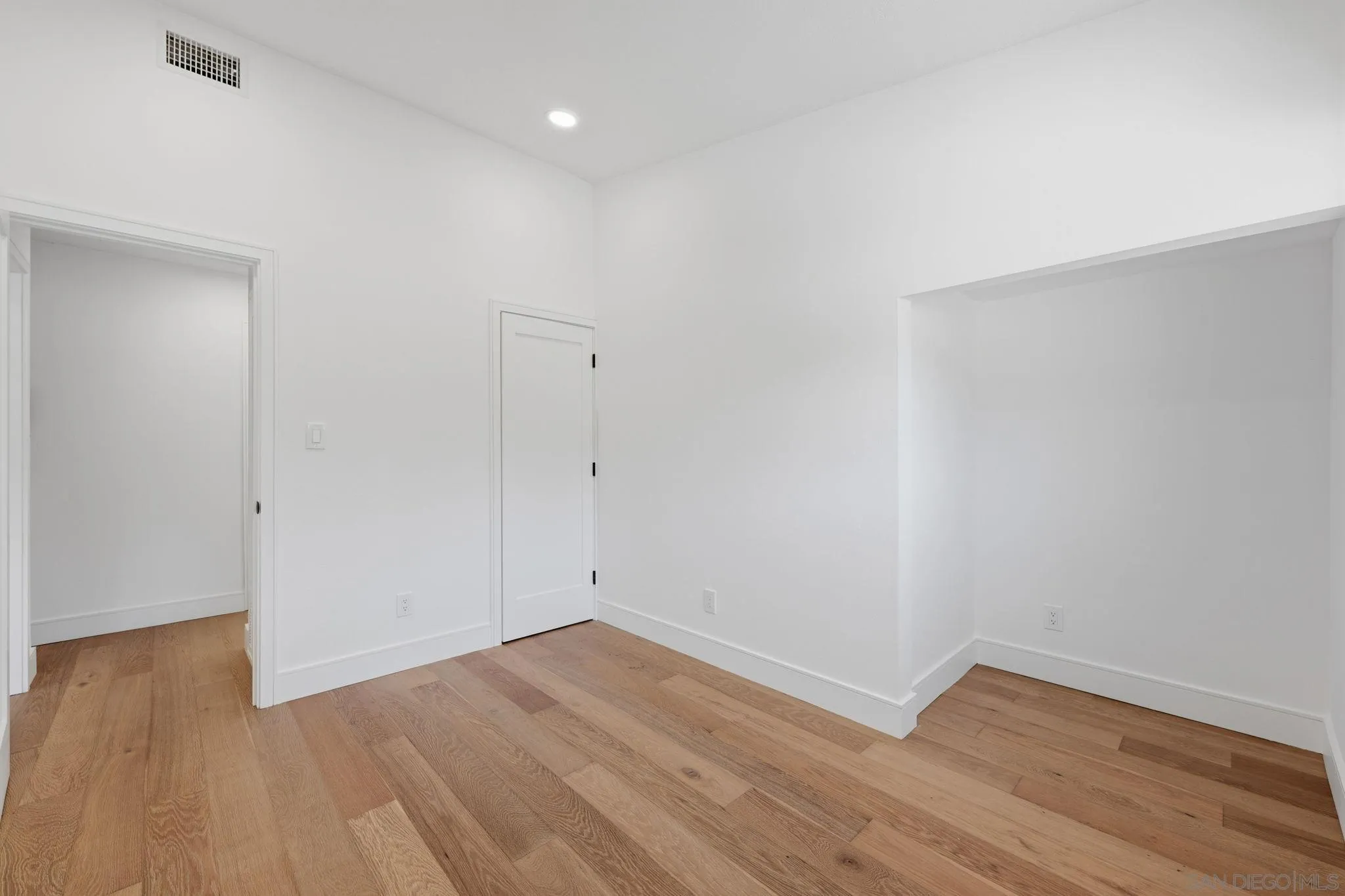 3855 Southview