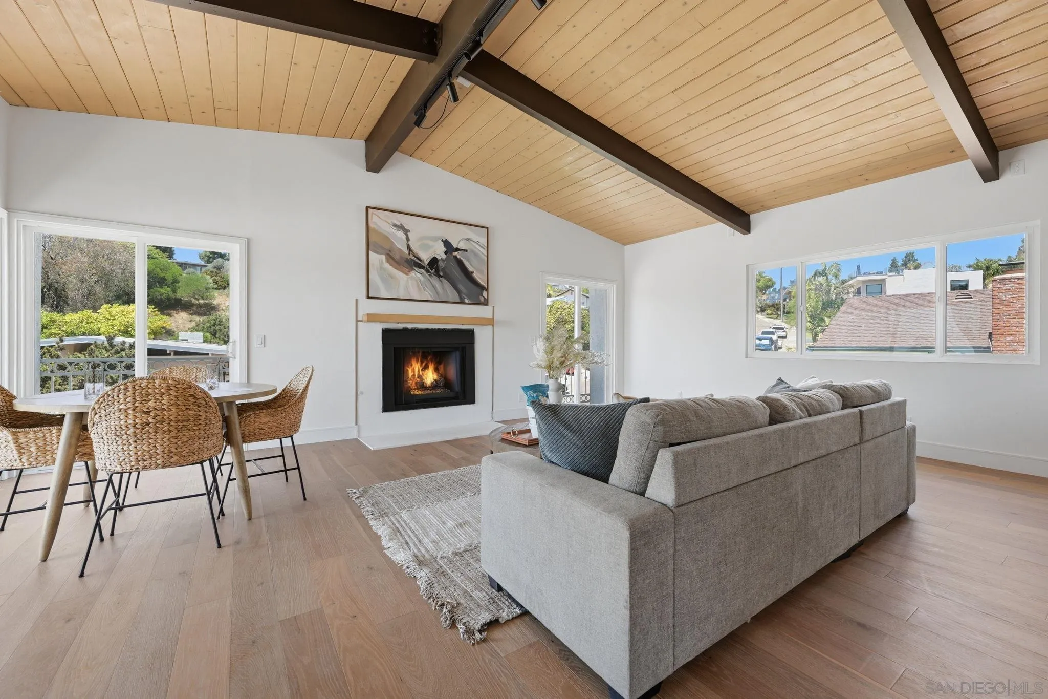 3855 Southview