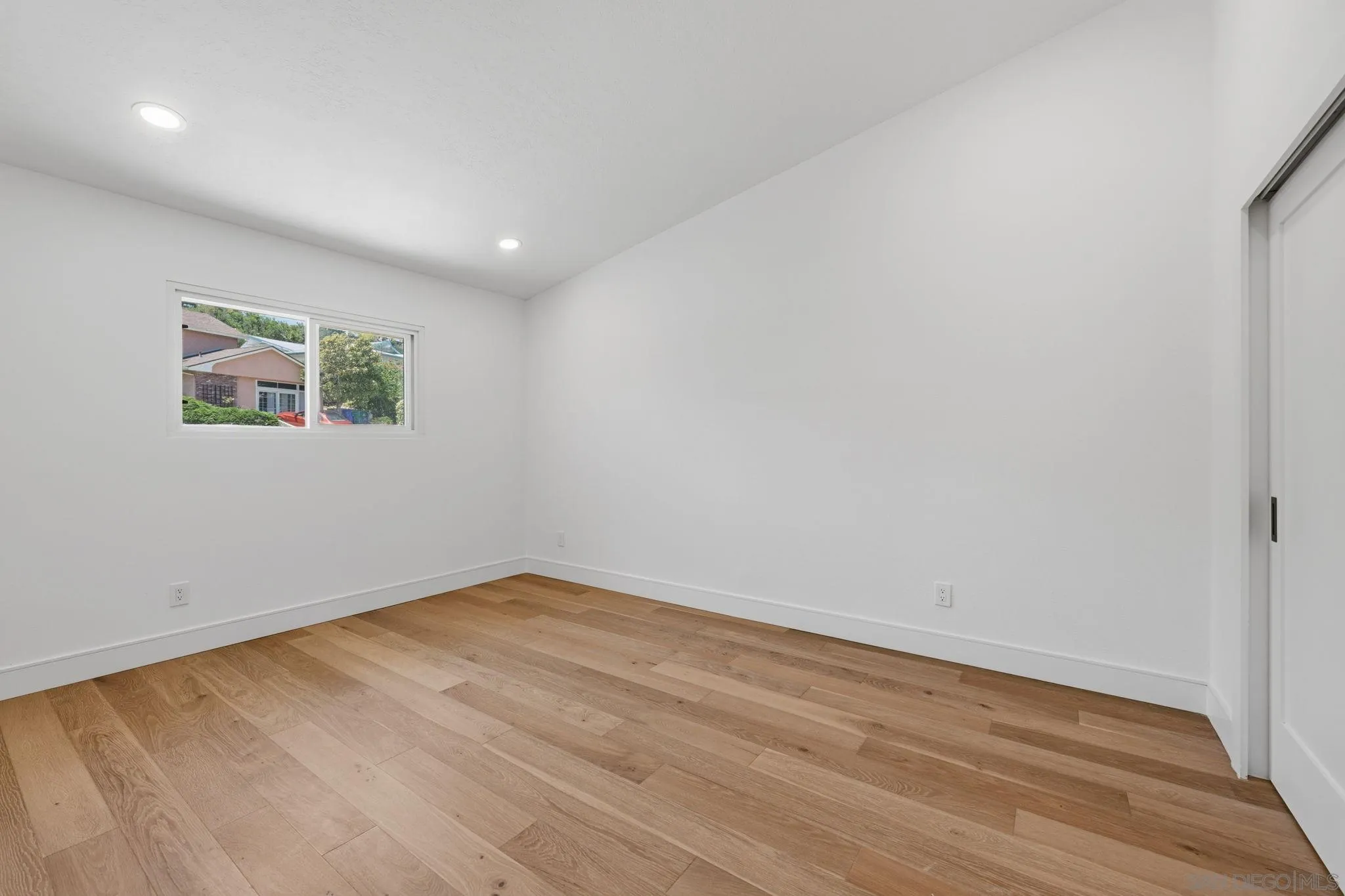 3855 Southview