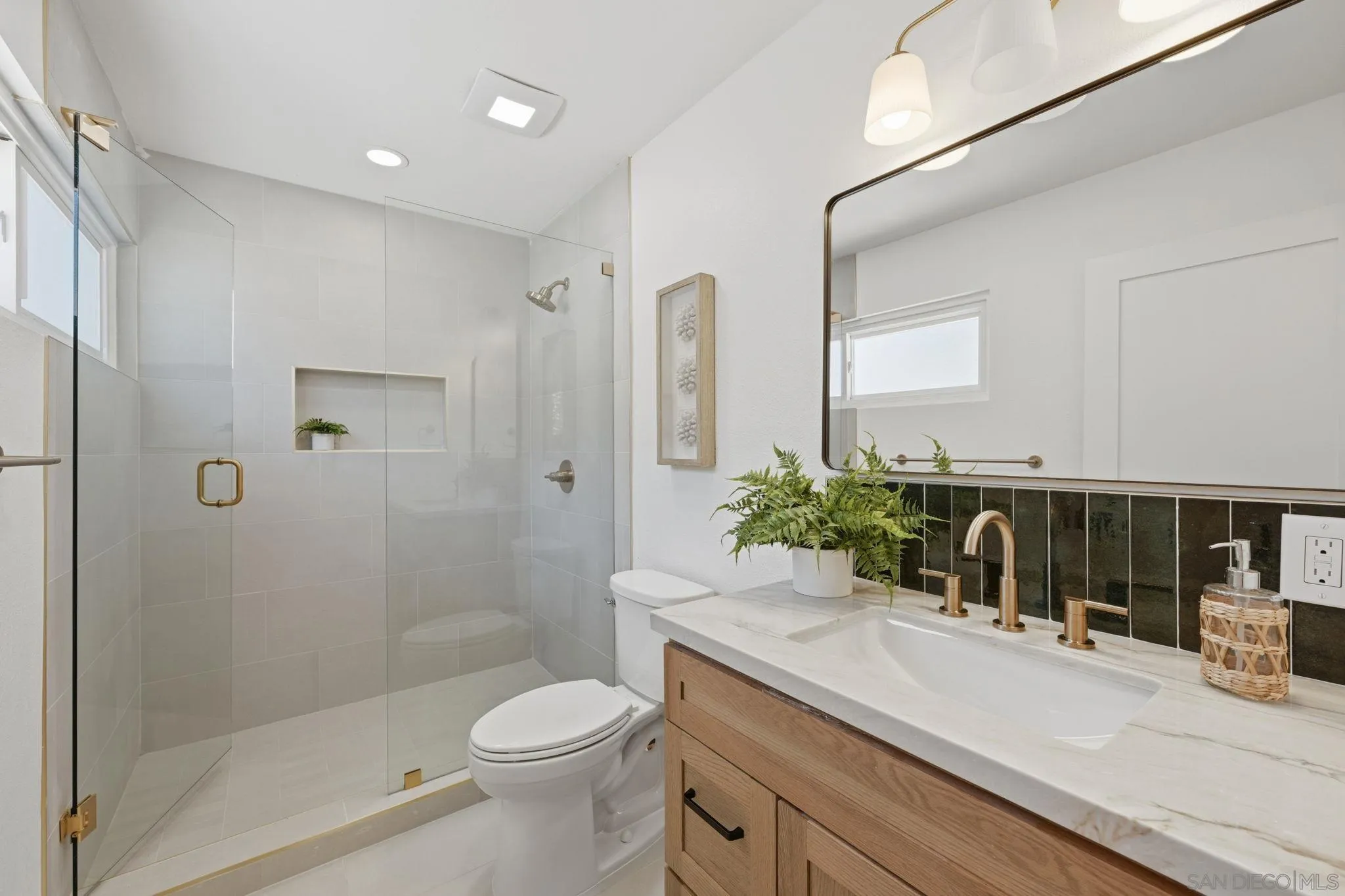 3855 Southview