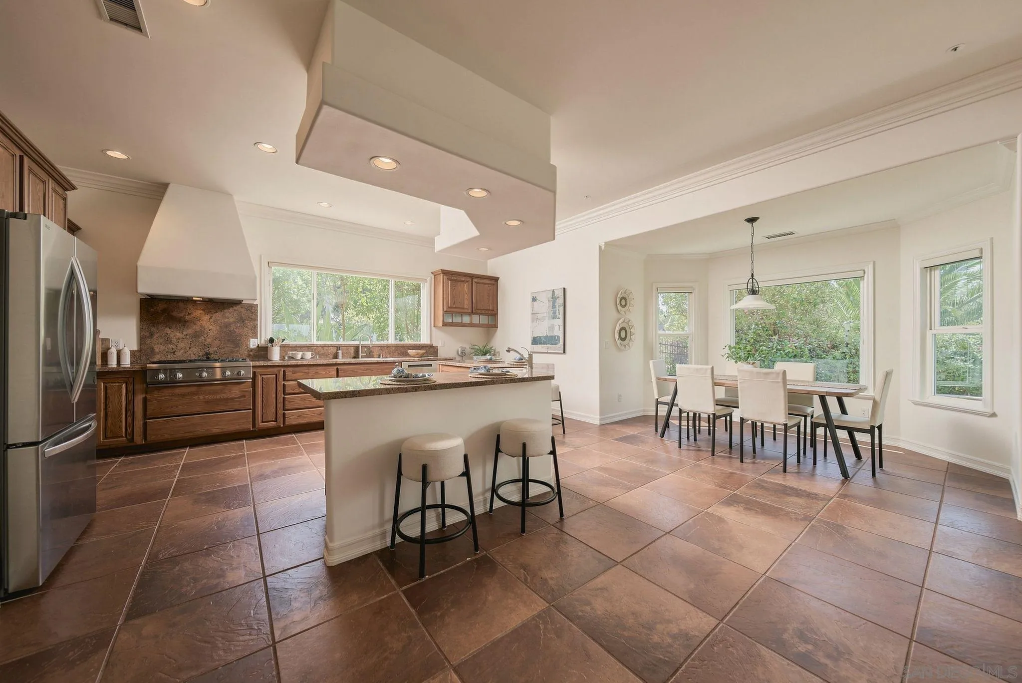 1990 Quail View Dr