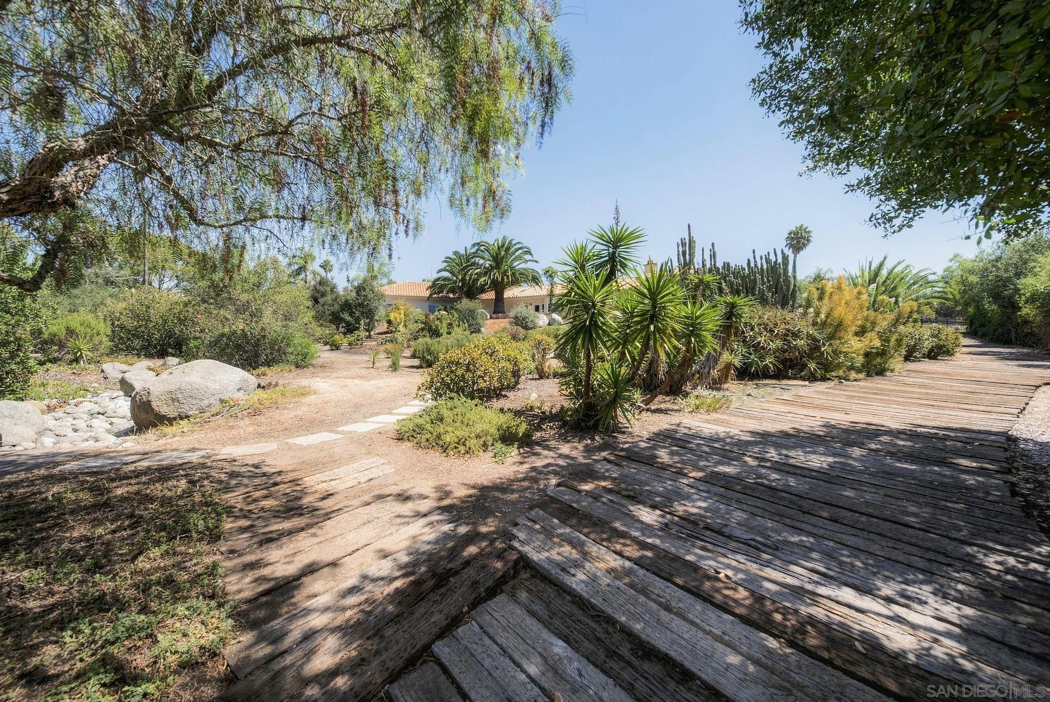 1990 Quail View Dr