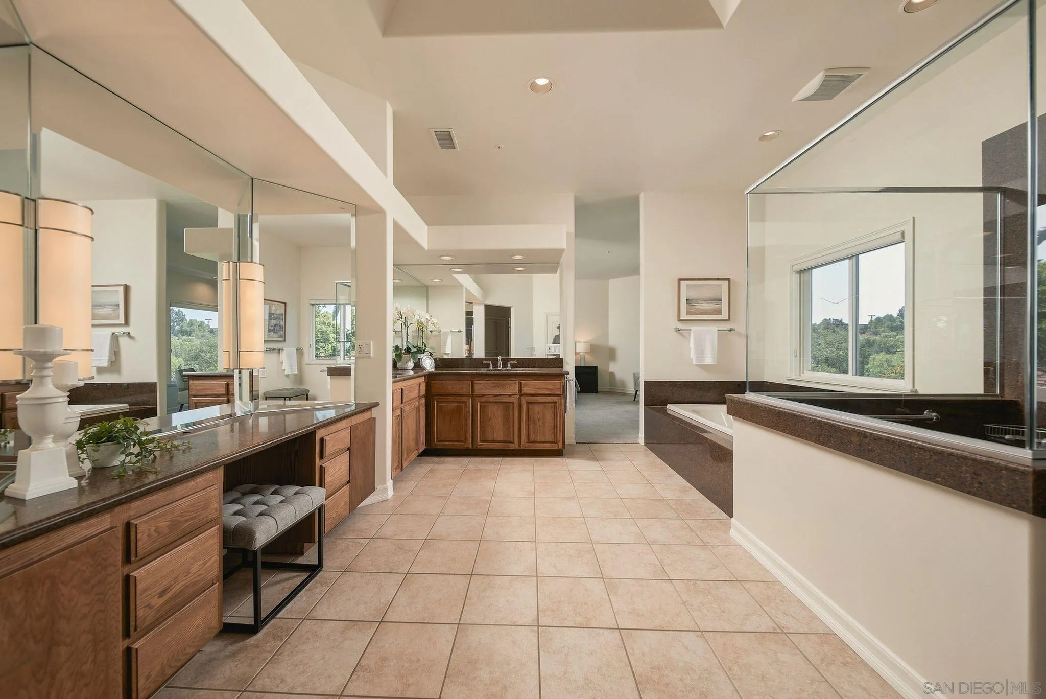 1990 Quail View Dr