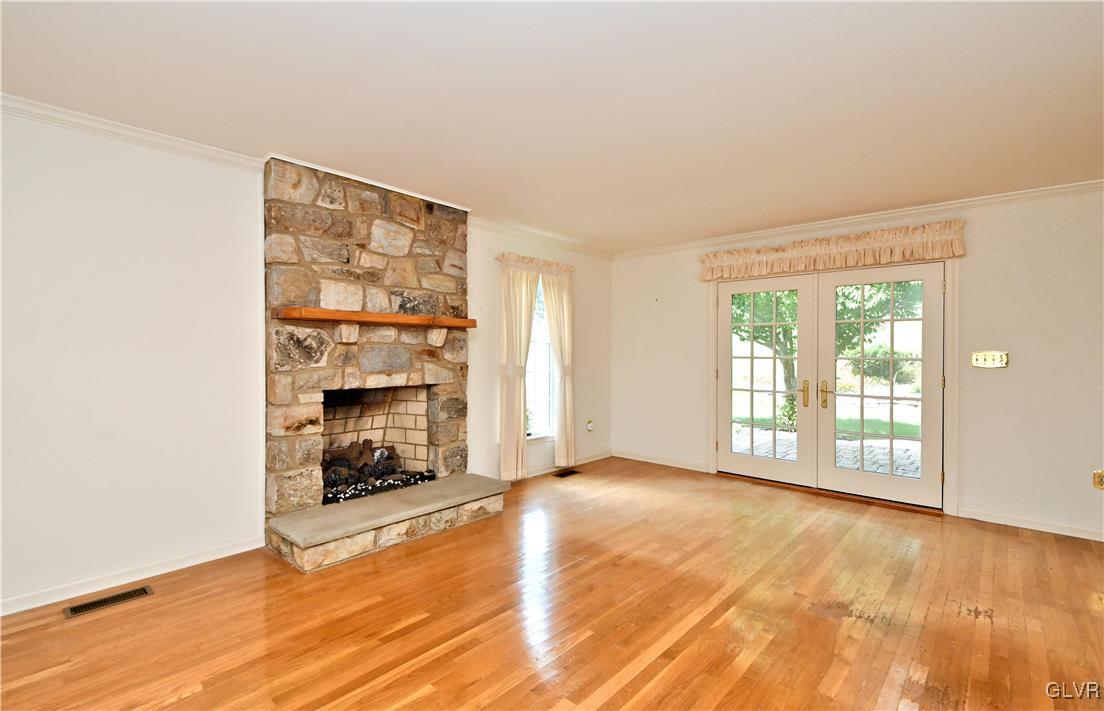 4933 Skytop Drive