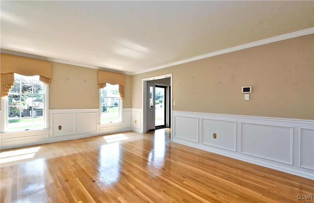 4933 Skytop Drive