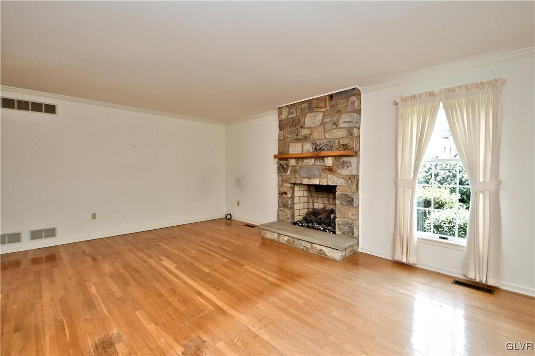 4933 Skytop Drive