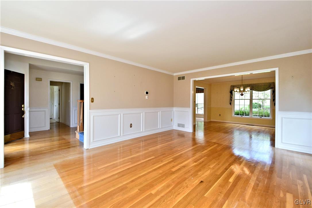 4933 Skytop Drive