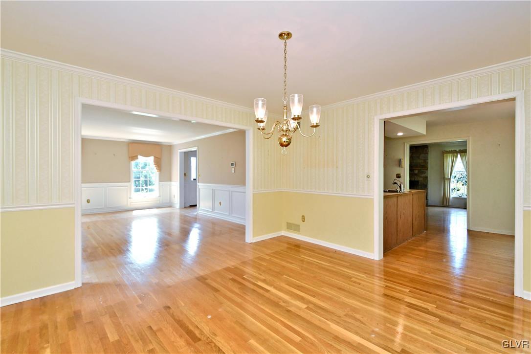 4933 Skytop Drive