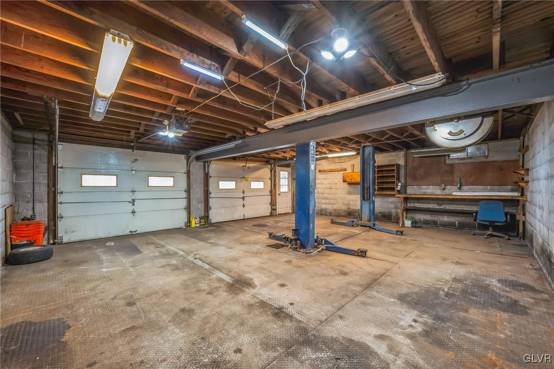6435 Pohopoco Drive