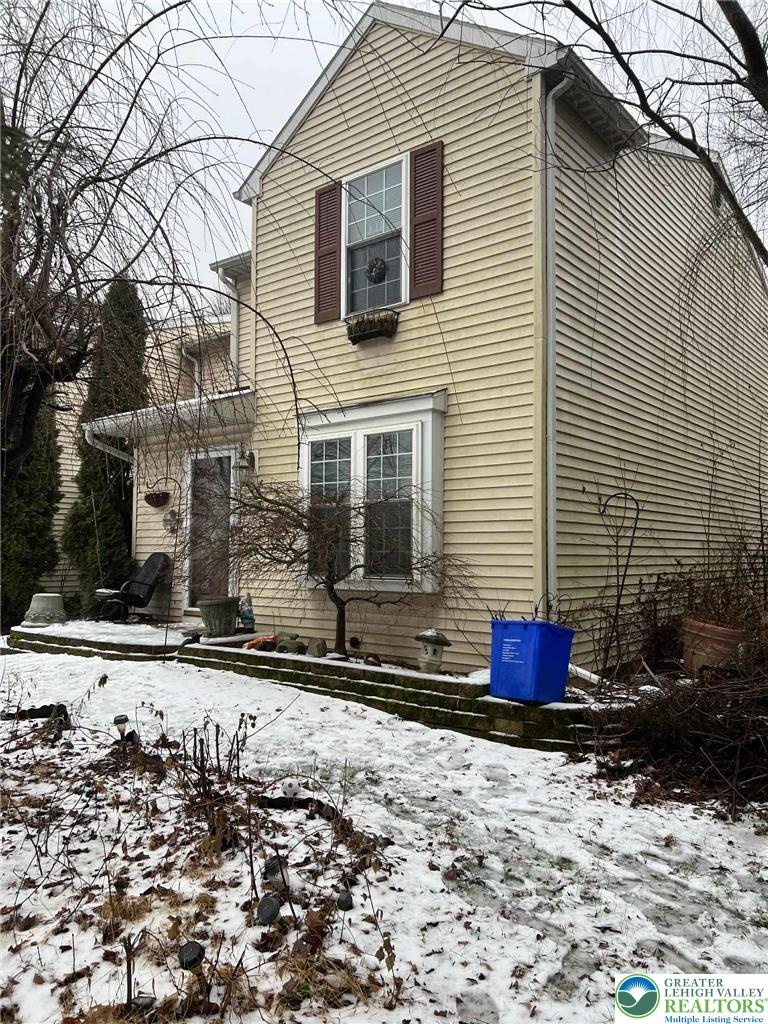 1739 Wendy Lane