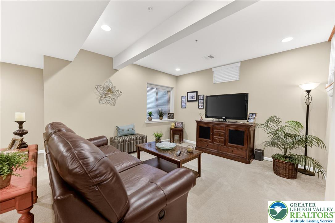 5440 West Spring Ridge Drive