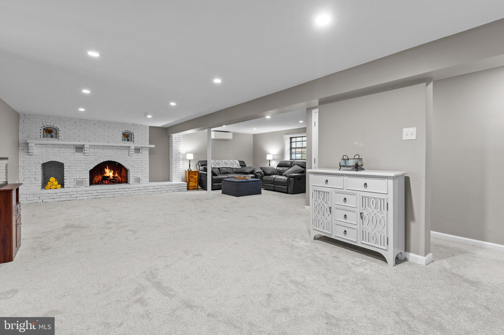 1833 SADDLE DRIVE
