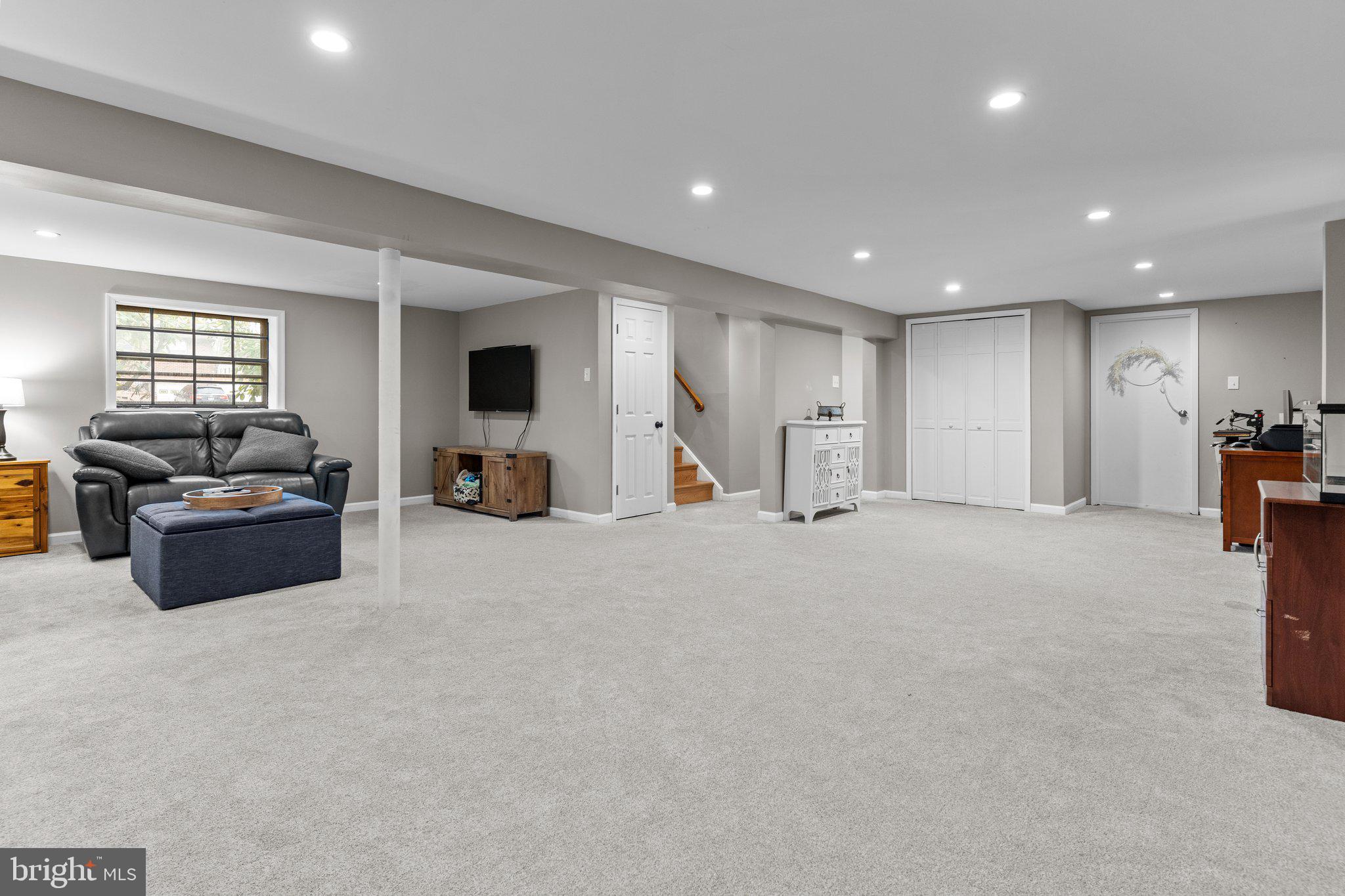 1833 SADDLE DRIVE