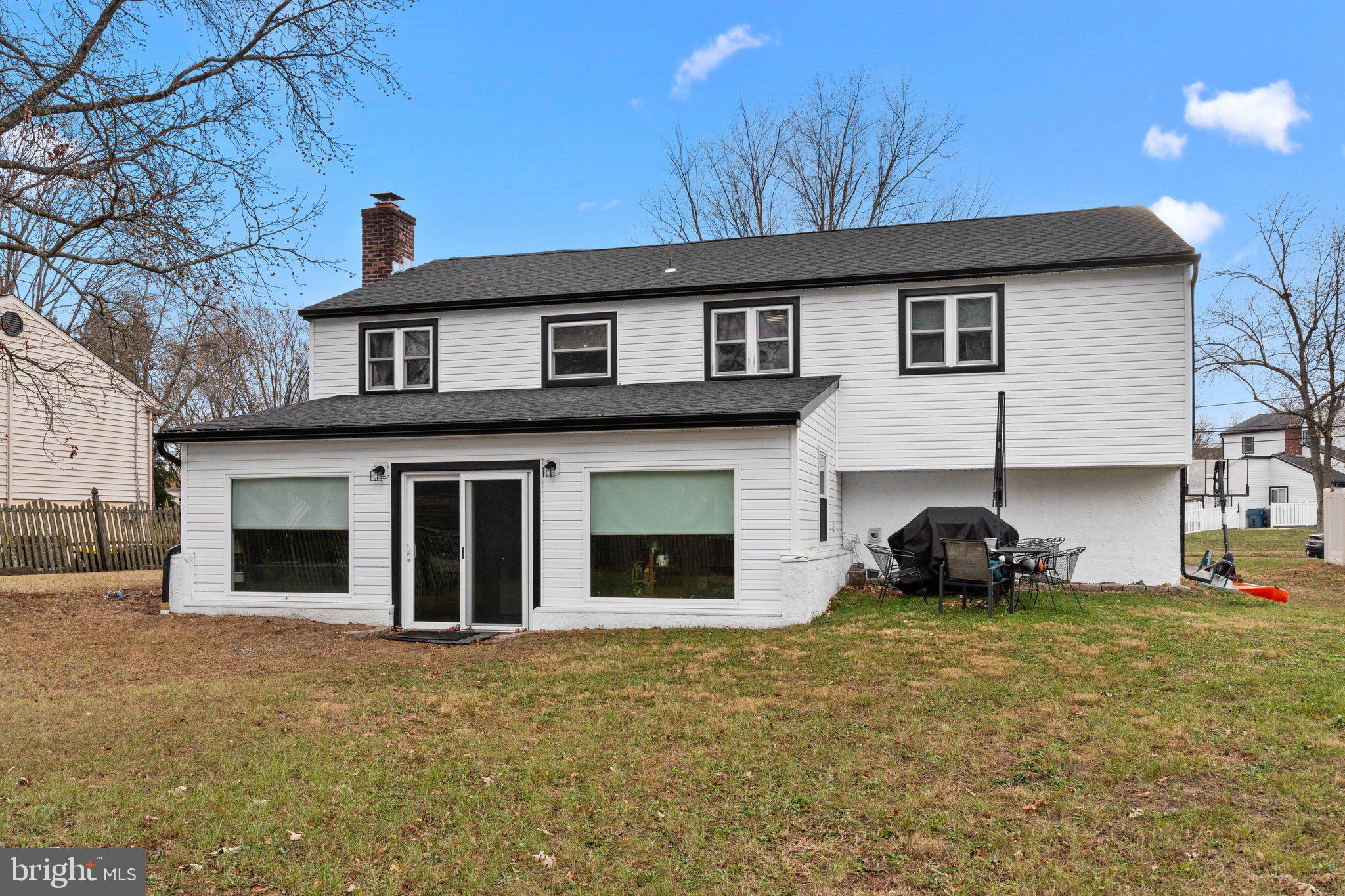 1833 SADDLE DRIVE