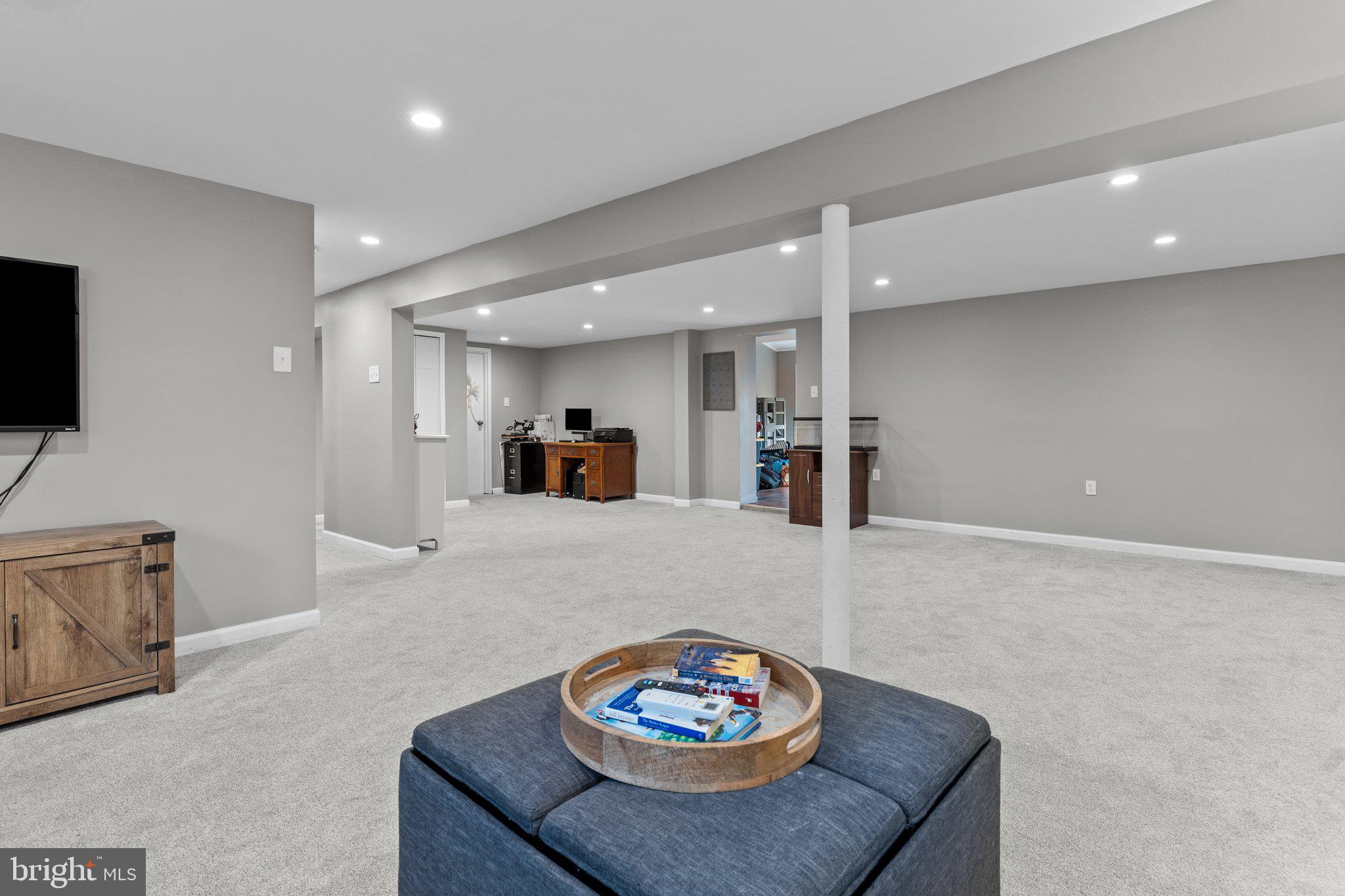 1833 SADDLE DRIVE
