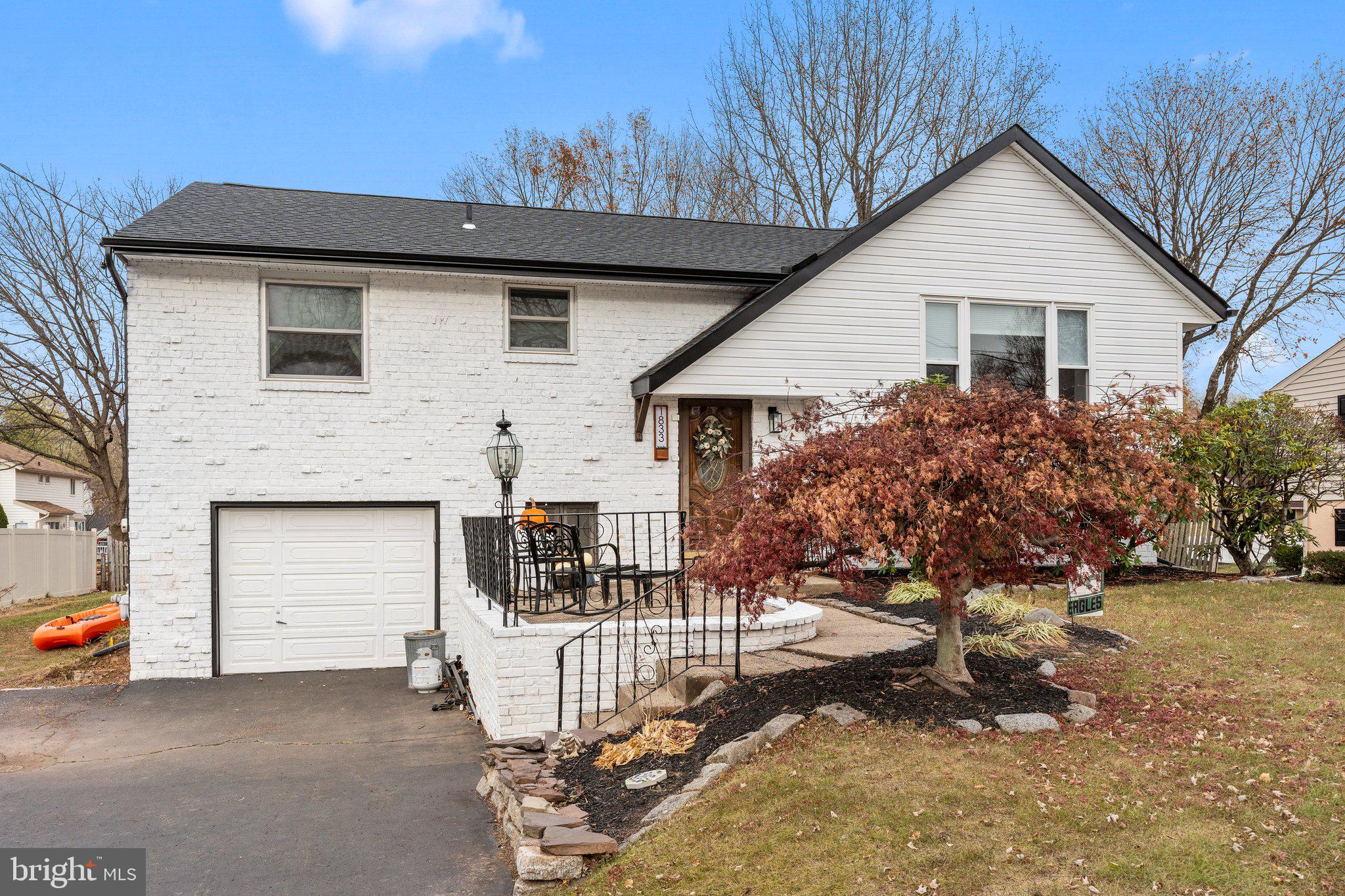 1833 SADDLE DRIVE
