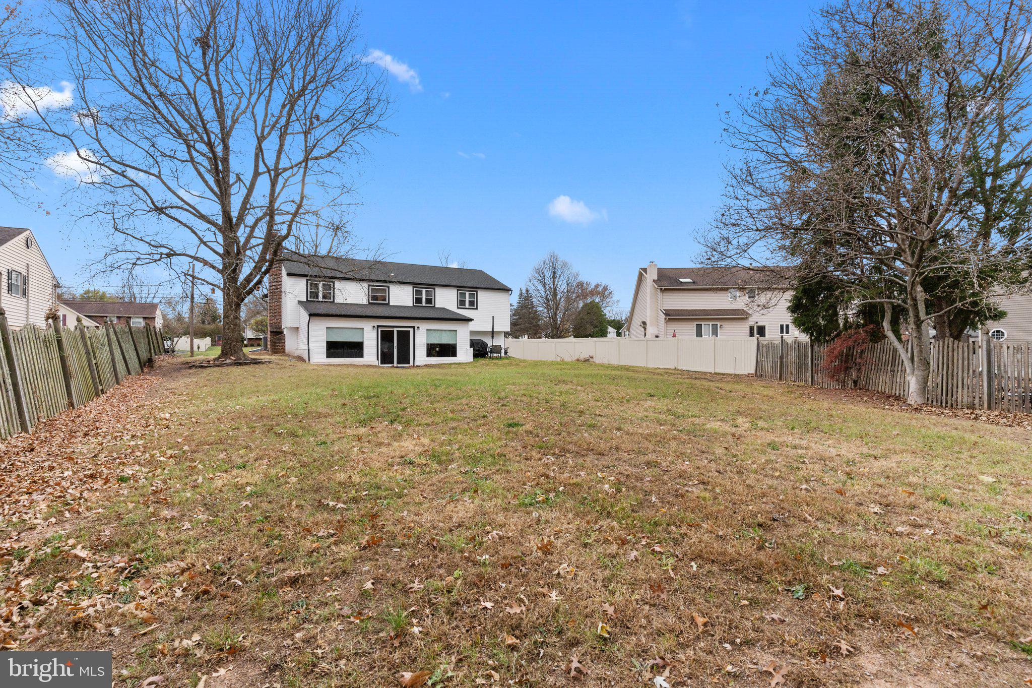 1833 SADDLE DRIVE