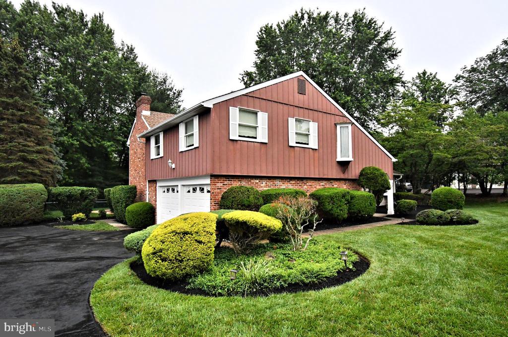 40 BROOKSIDE DRIVE