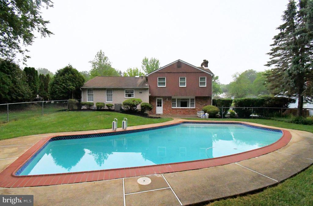 40 BROOKSIDE DRIVE